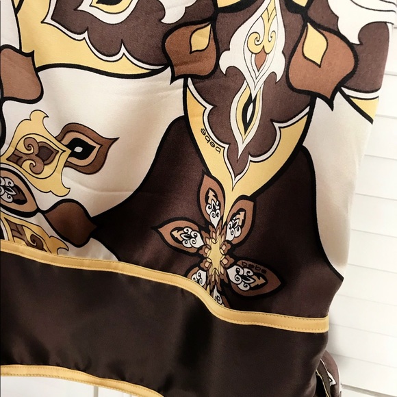 Short dress with small bow on a side . - Picture 3 of 4